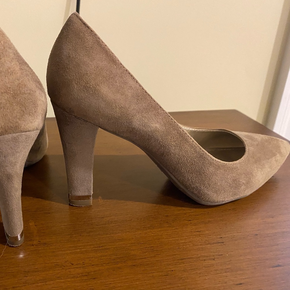 Anne Klein Suede Pumps